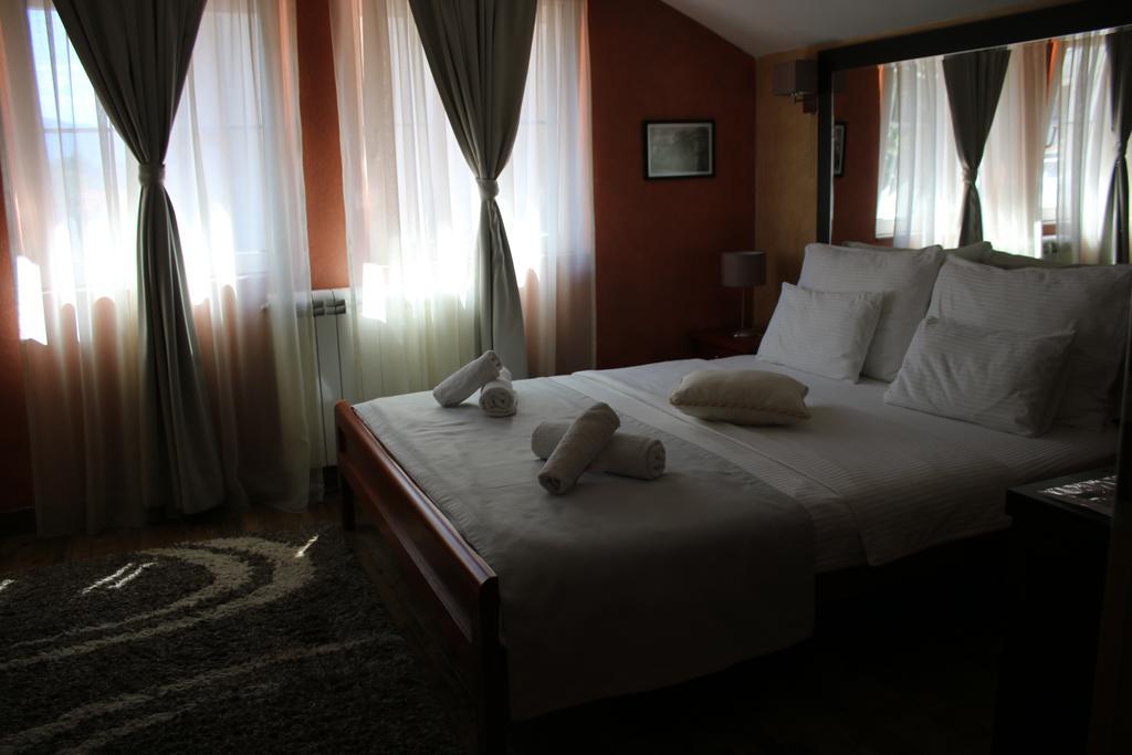 Apartments Dragovic Nikšić Buitenkant foto